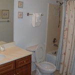 2nd bathroom with tub shower combination - Ocean Villa 504